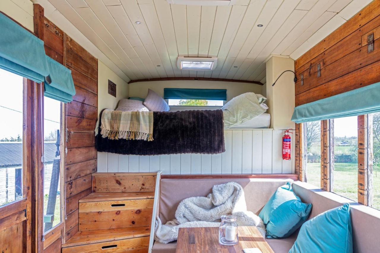 The Hoot Romantic Glamping Southwick  ภายนอก รูปภาพ