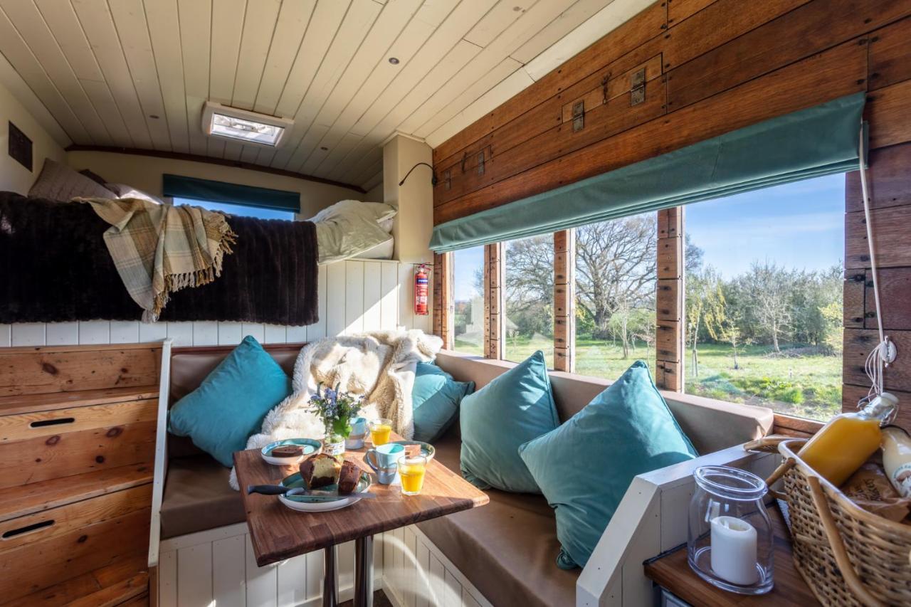 The Hoot Romantic Glamping Southwick  ภายนอก รูปภาพ